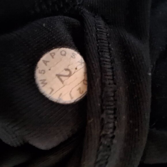 Lululemon Black 26 Inseam Leggings Sz 2 Hidden Waistband Pocket Sz 2 - Picture 2 of 3